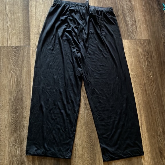 Savage X Fenty Pajama 🌼 - Picture 3 of 8